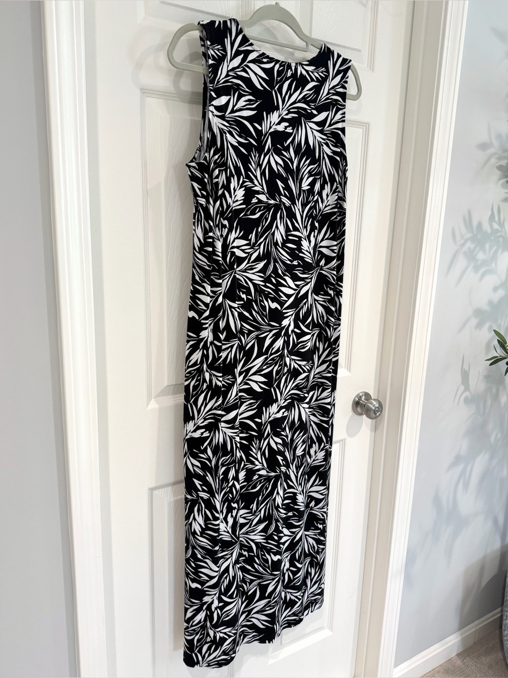 Chico's Black White Leaf Floral Sleeveless Stretch Maxi Sun Dress Size 2 (12/14) - Picture 6 of 12
